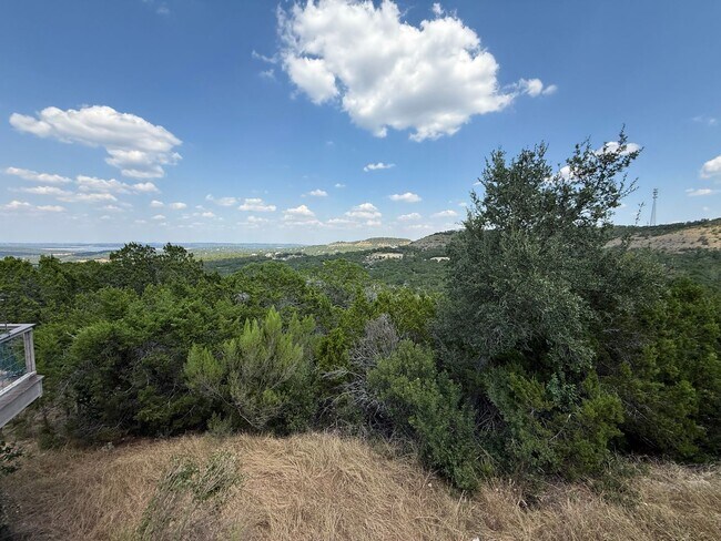 Building Photo - NEW ON MARKET