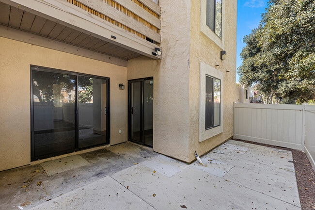 Building Photo - 433 Autumn Dr