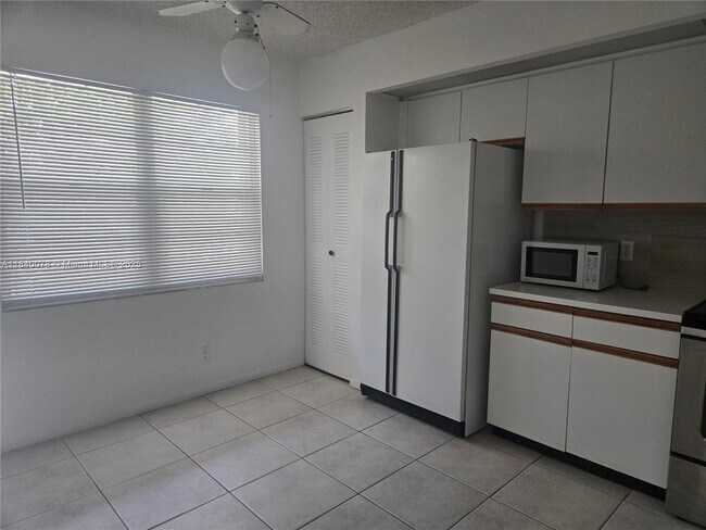Building Photo - 1201 SW 128th Terrace