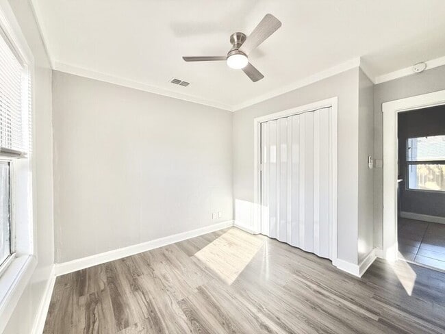 Building Photo - 1914 31st St S