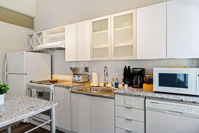 Building Photo - 309 Vine St