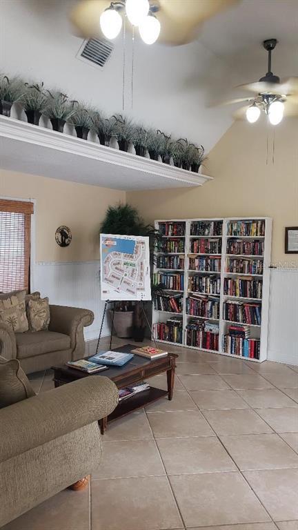 Building Photo - 455 Alt 19