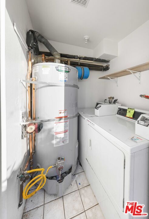 Building Photo - 14112 Delano St