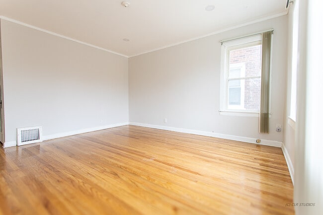 Building Photo - 1841 N Linder Ave