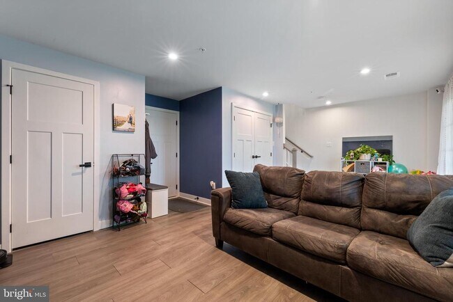Building Photo - 7232 Bodkin Wy