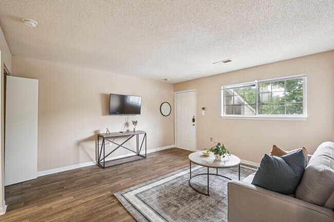 Building Photo - 730 Kenridge Pkwy