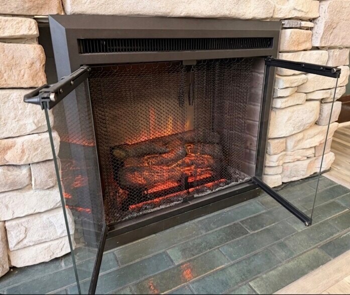 Building Photo - 77 Lovering Ave