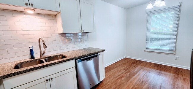Building Photo - 5540 Everglades Trail