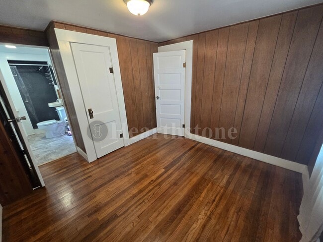 Building Photo - 316 N Walnut St