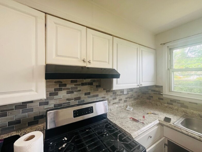 Building Photo - 1237 N Michigan Ave