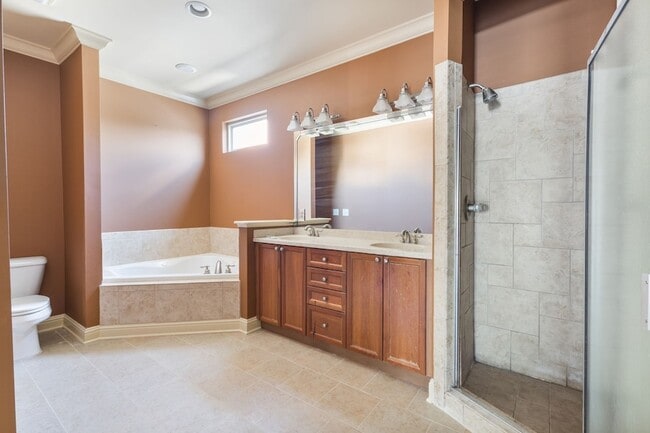 Building Photo - 4316 Summercrest Blvd