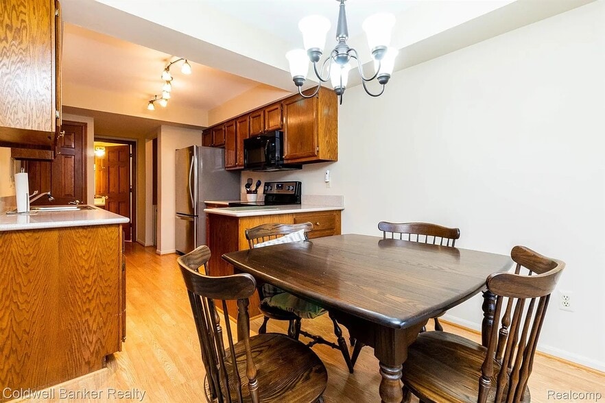 dining room - 235 Meadow Lane Cir