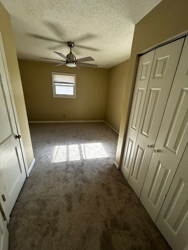 Building Photo - "Coming Soon" 3 Bedroom Possible 4 Bedroom...