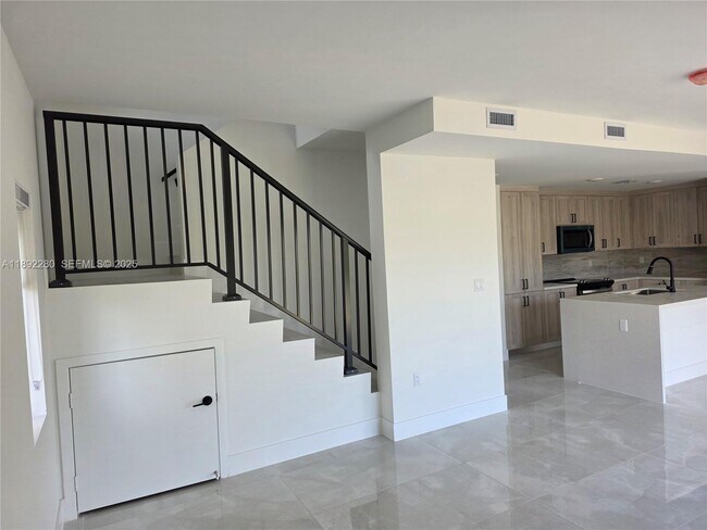 Building Photo - 1402 NW 1st St