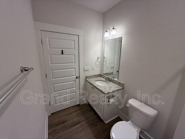 Building Photo - 5749 Danbury Blvd