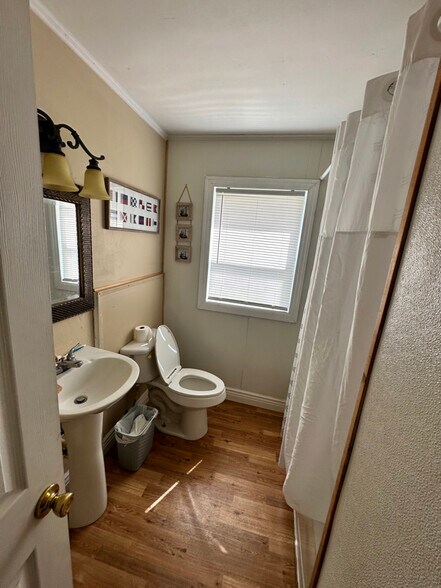 Building Photo - 270 Wildwood Ct