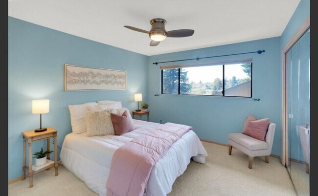 Building Photo - Beautiful and Quiet 3 bedroom 3 bath home ...