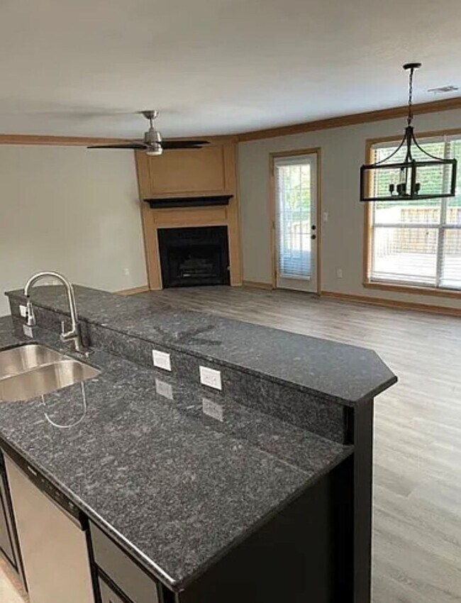 Building Photo - Nice 3 bedroom home in Fayetteville!