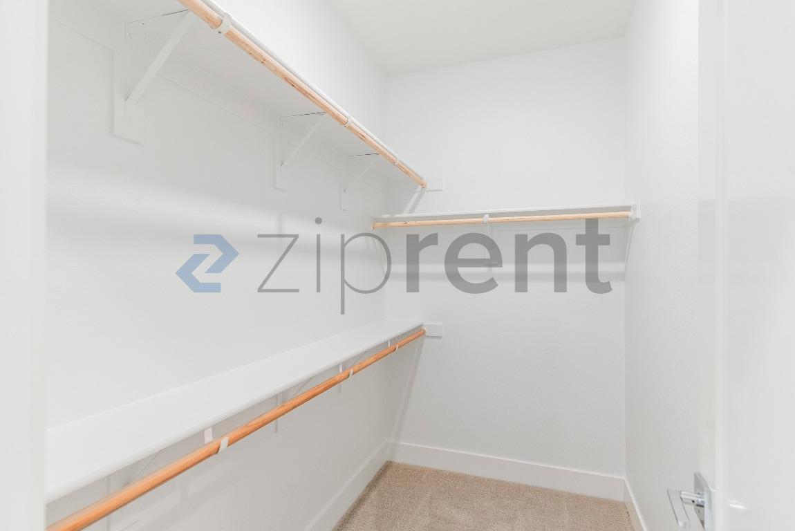 Building Photo - 37380 Watersail Way