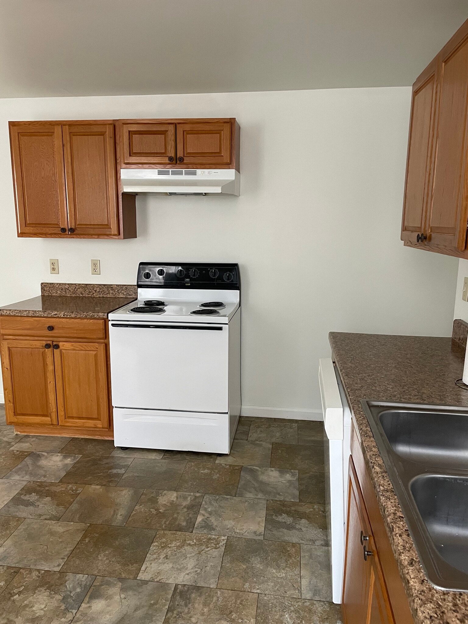 Building Photo - 850 Park Ave