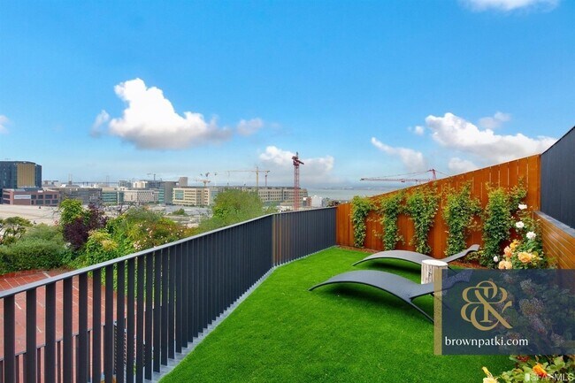 Building Photo - 335 Pennsylvania Ave