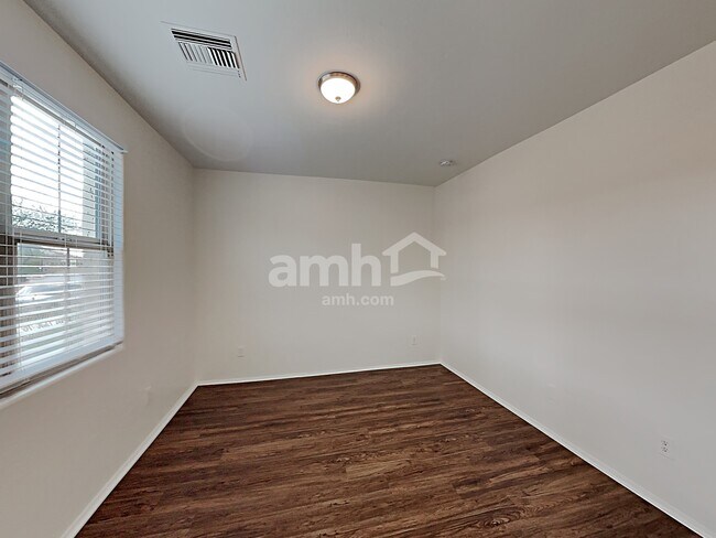 Building Photo - 12659 N Maize Dr