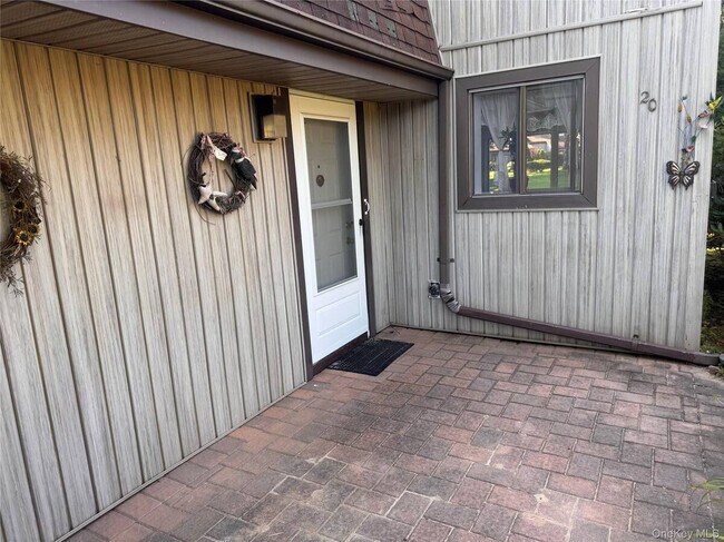 Building Photo - 20 Strathmore Gate Dr