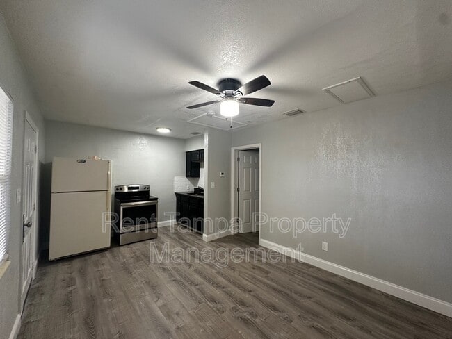 Building Photo - 1610 12th Ave S