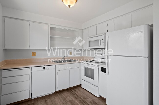 Building Photo - 2702 E 31st Ave