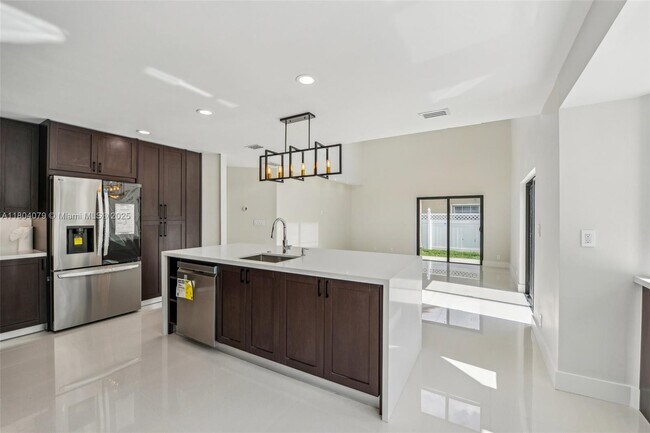Building Photo - 20160 NW 9th Dr