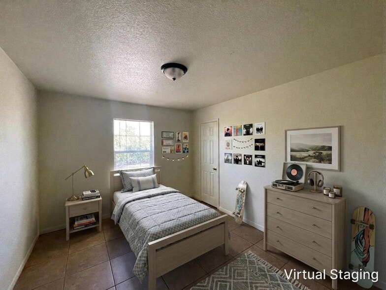 Building Photo - 2609 Vernice Loop