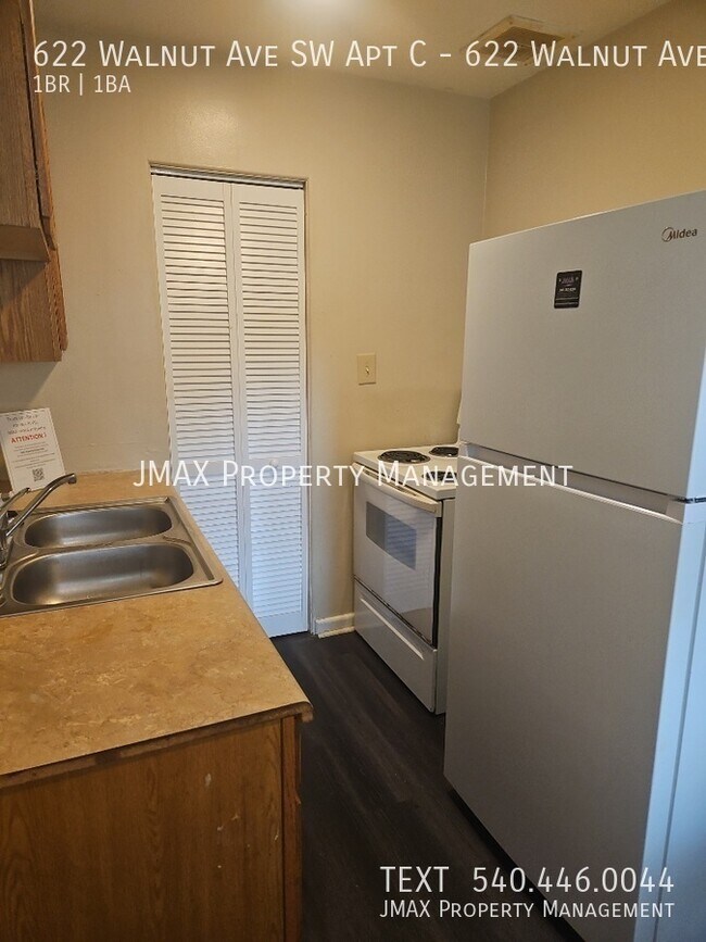 Building Photo - 622 Walnut Ave SW Apt C