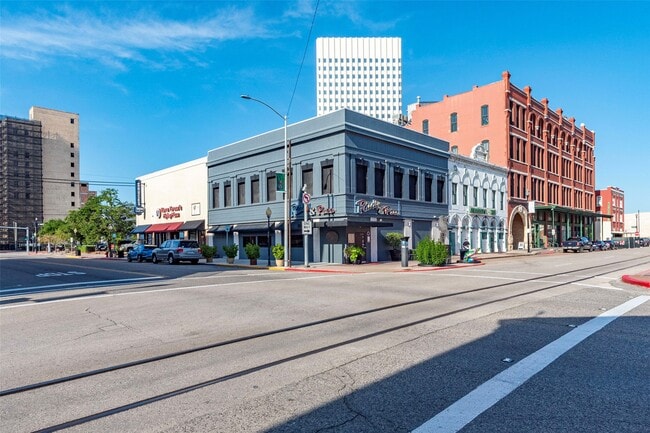 Building Photo - 4302 Avenue R 1/2