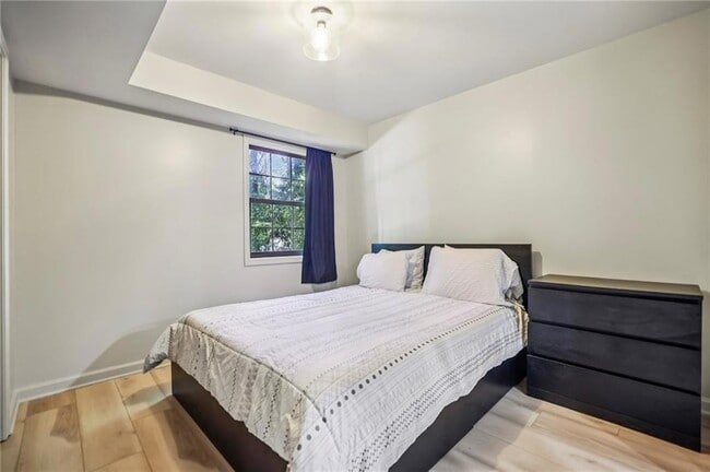 Building Photo - 2158 Wells Dr SE