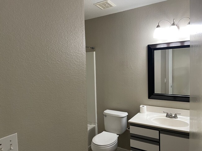 Building Photo - Rita Ranch Charmer 3Bdm 2Ba home, availabl...