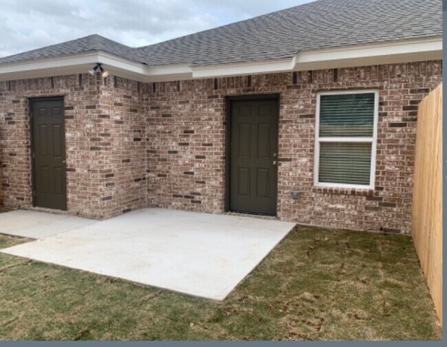 Building Photo - 3224 Belmont Dr