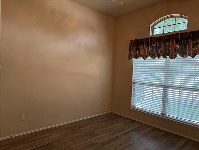 Building Photo - 313 Cherry Spring Dr