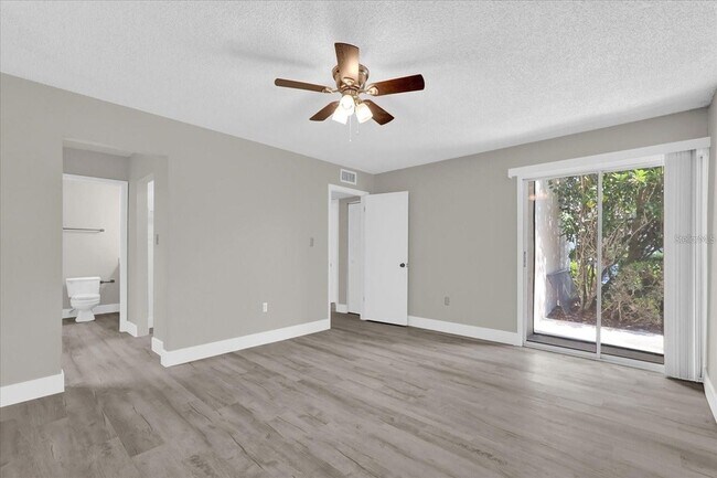 Building Photo - 544 Orange Dr