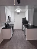 Building Photo - Vista Real Apartments