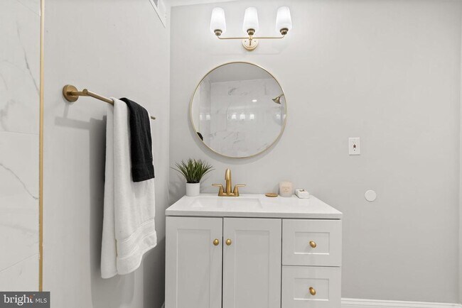 Building Photo - 2571 Coral St