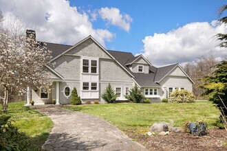 Building Photo - 5bd/3.5ba Duvall Home
