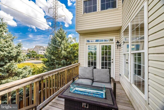 Building Photo - 2520 Banshire Dr