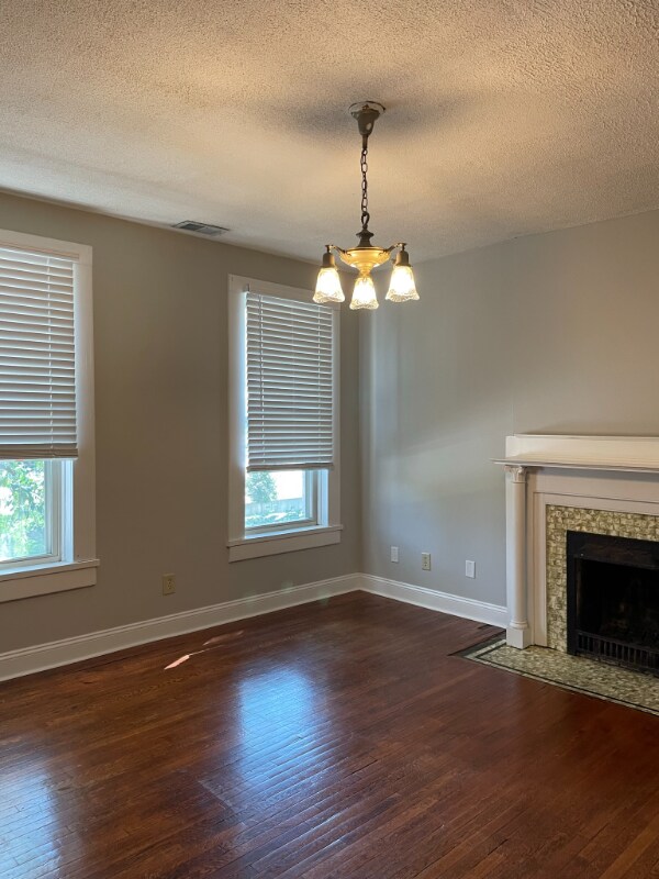 Building Photo - 462 King Ave