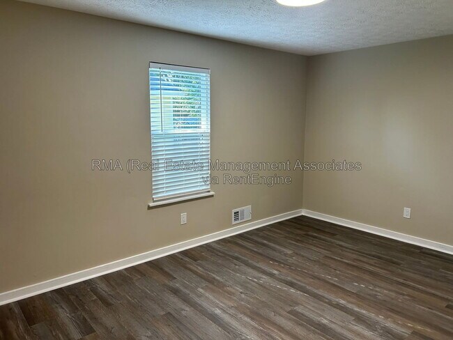 Building Photo - 1240 Ellis Rd