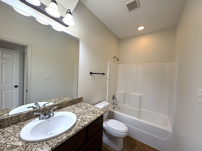 Building Photo - 3353 Keefer Loop