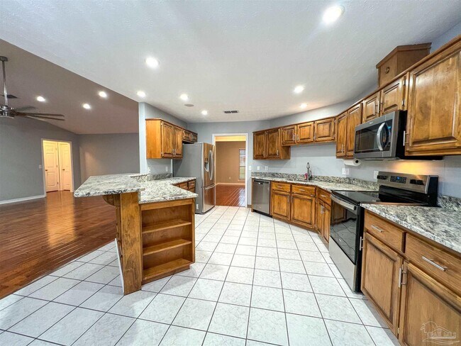 Building Photo - 7342 Wymart Rd
