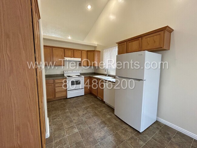 Building Photo - This property offers a NO DEPOSIT option a...