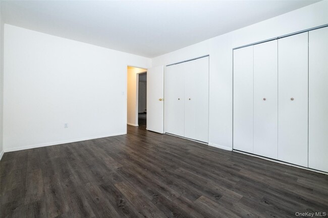 Building Photo - 7 Lake St