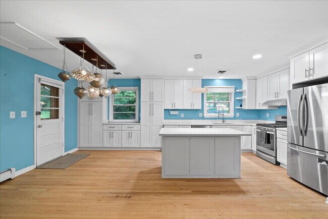 Building Photo - Find Your Forever Home in Valewood Manor