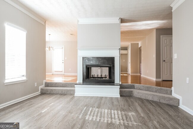 Building Photo - 250 Shadowbrooke Dr